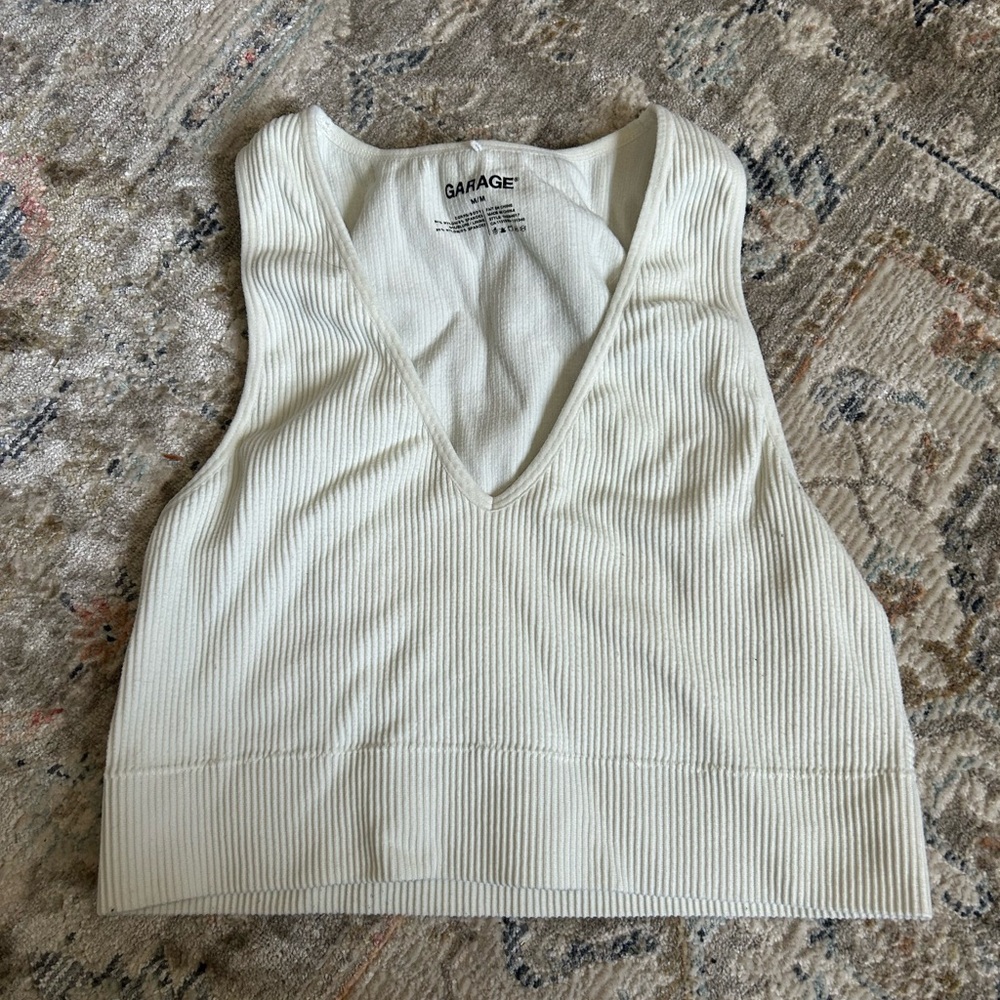 Garage ribbed tank
